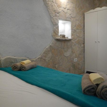 Apartments Valter Тисно Екстер'єр фото