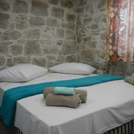 Apartments Valter Тисно Екстер'єр фото
