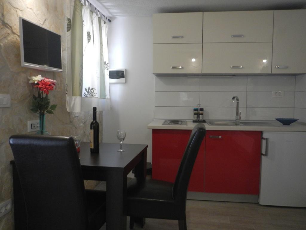Apartments Valter Тисно Екстер'єр фото